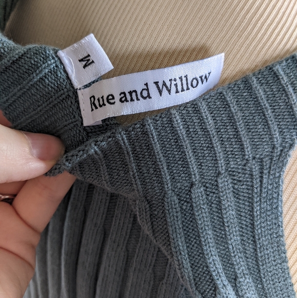 Dusty blue sweater tank top - Picture 3 of 3